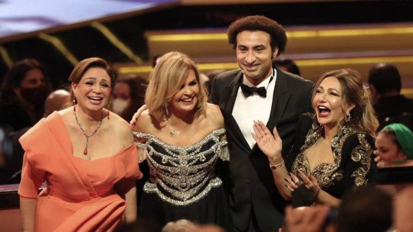 ليلى علوى وعلى ربيع ويسرا والهام شاهين 
