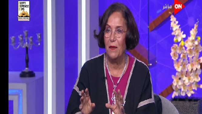 مصممة المجوهرات والكاتبة المصرية عزة فهمي