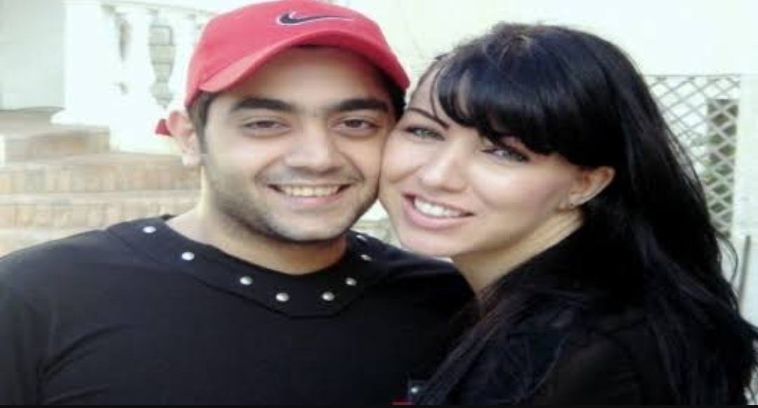 احمد فلوكس وزوجته