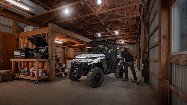 شاحنة UTV من بولاريس