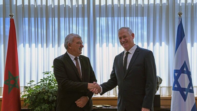 وزير جيش إسرائيل يلتقي رئيس البعثة المغربية في تل ابيب 