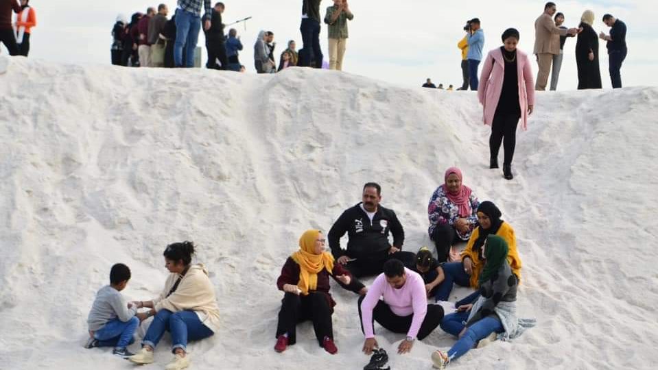  اقبال كثيف لزيارة تلال الملح بـ بورفؤاد