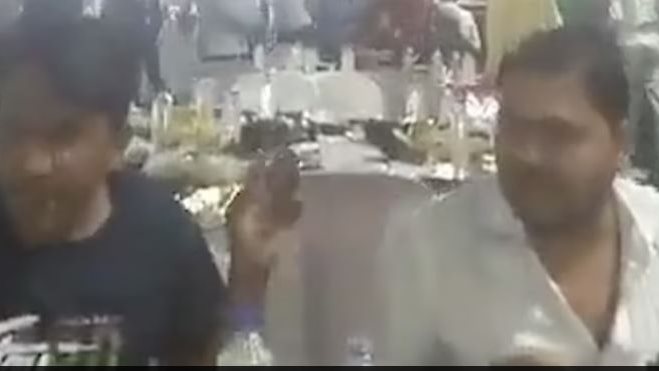 ضيوف حفل الزفاف