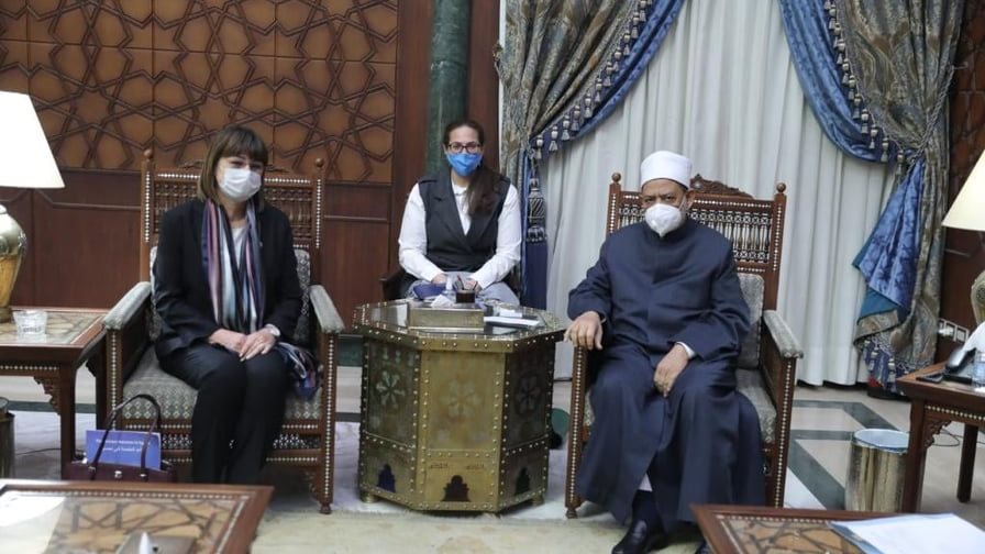 الإمام الأكبر يستقبل السيدة إلينا بانوفا