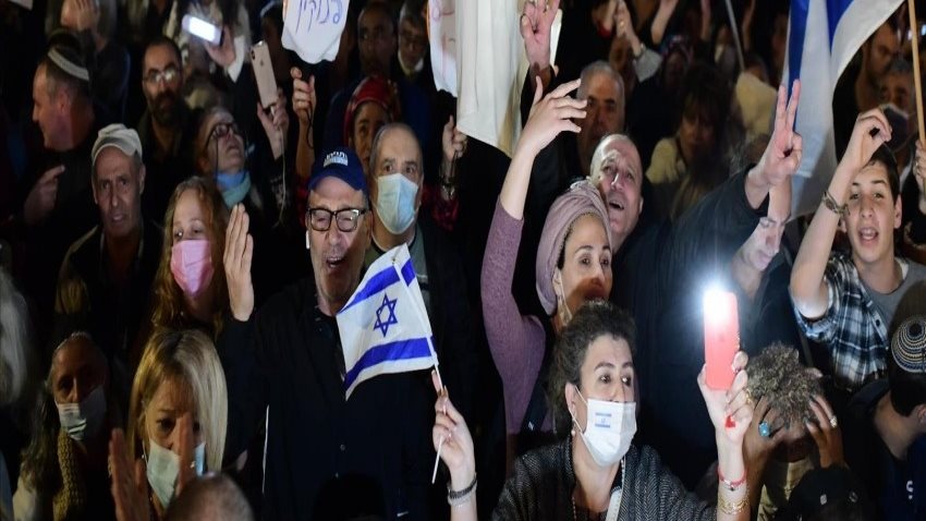 20 الف متظاهر بشوارع إسرائيل ضد حكومة بينيت