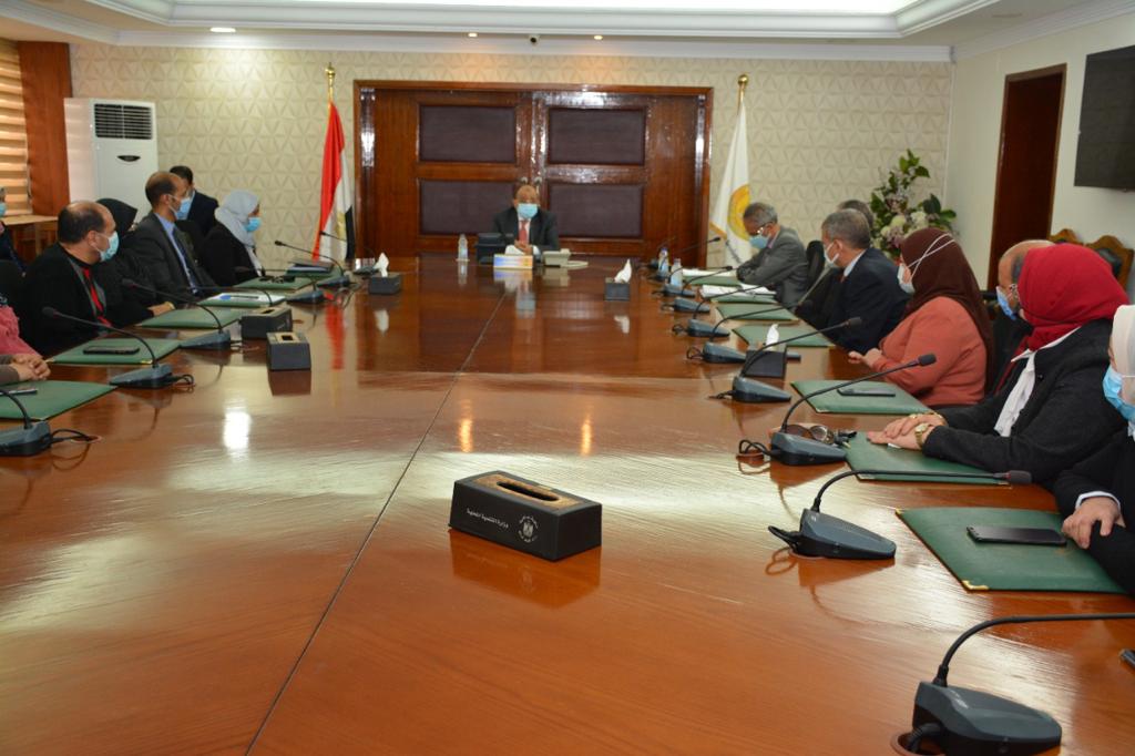 وزير التنمية المحلية 