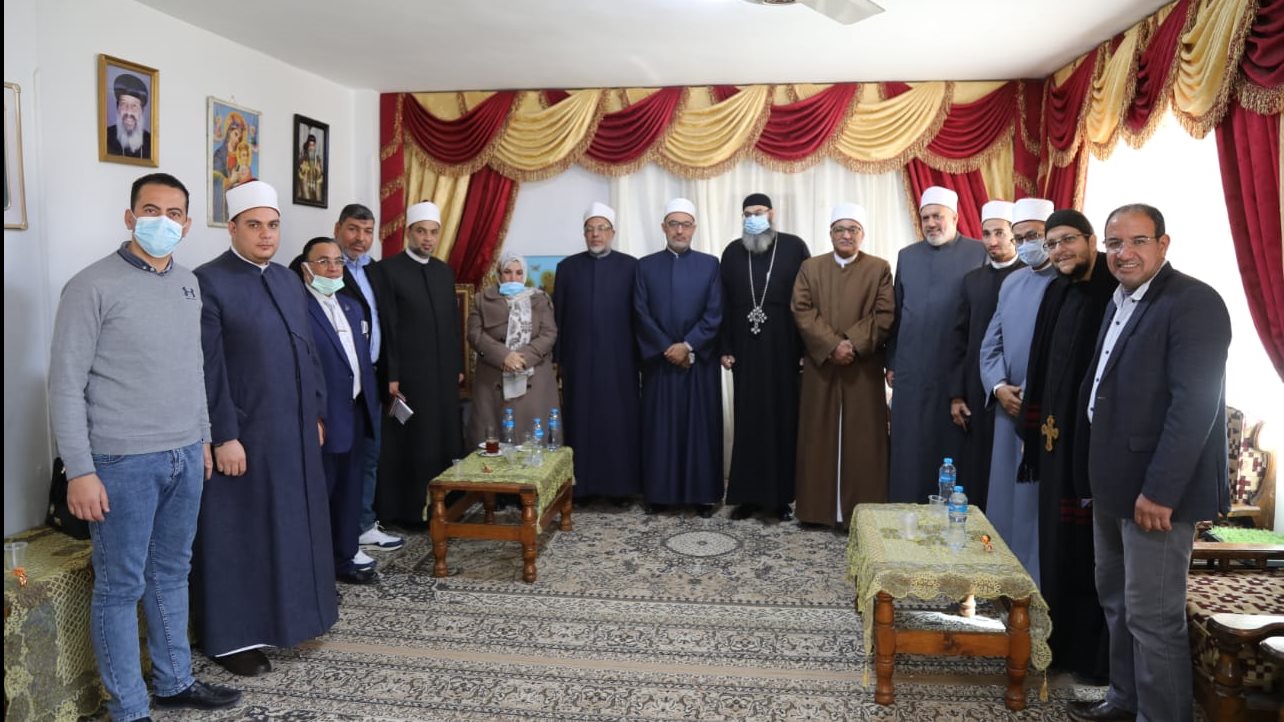قافلة "البحوث الإسلامية" تزور مطرانية ضاحية السلام بالعريش