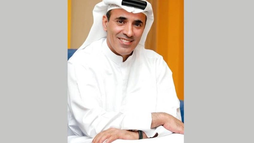  الروائي الإماراتي جمال مطر