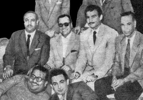 محفوظ وجلسه مع نجوم السينما المصرية 