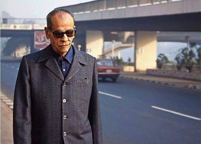 محفوظ بشوارع القاهرة