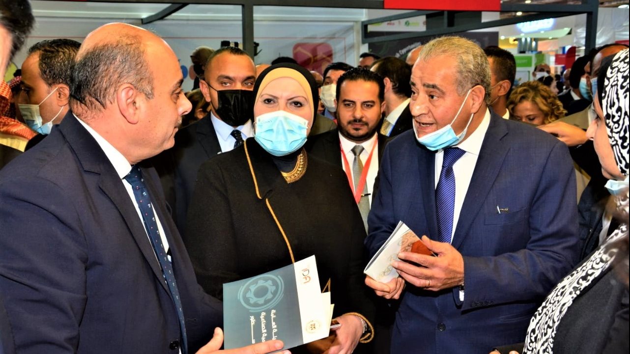 وزيرا التجارة والصناعة والتموين
