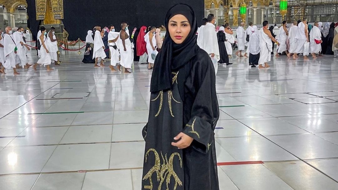 الفنانة والإعلامية الإماراتية مهيرة عبد العزيز