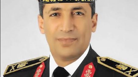 اللواء بحري أركان حرب أشرف عطوة قائد القوات البحرية