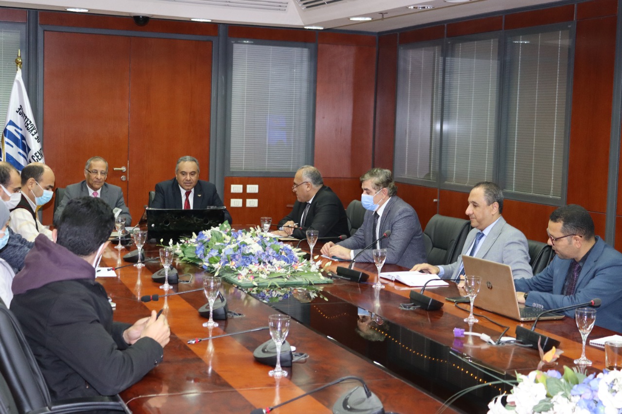 مركز التميز العلمي والتكنولوجي يستقبل وفد "وكالة الفضاء 