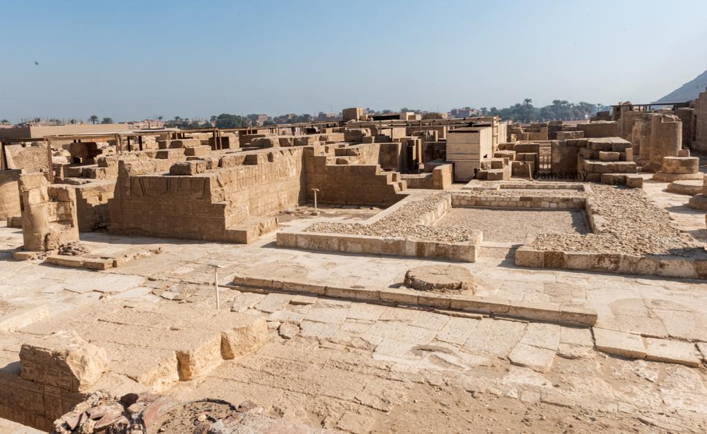 الكشف عن أكثر من ١٣ ألف أوستراكا من العصر البطلمي واليوناني 