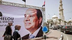 صور السيسي ترتفع في شوارع غزة احتفالاً بإعادة الإعمار