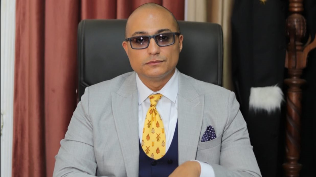  المستشار عبد الرازق مصطفي الباحث القانوني