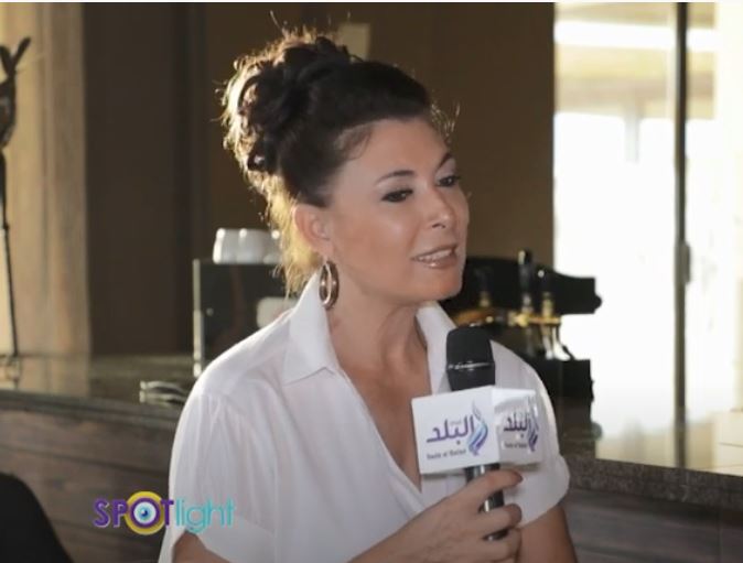 الفنانة أنوشكا