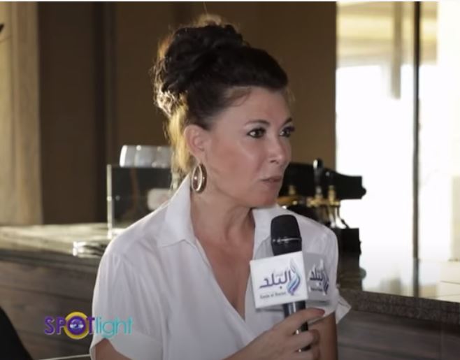 الفنانة أنوشكا