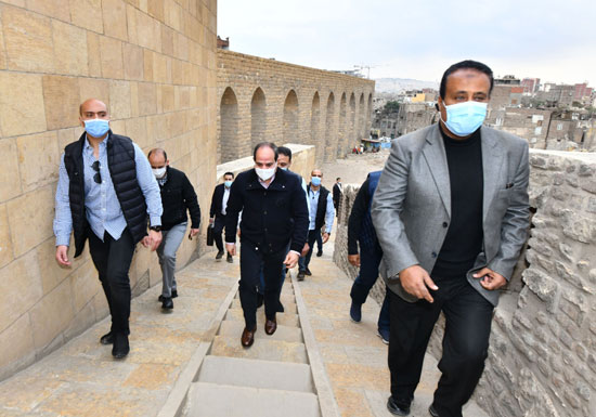 الرئيس السيسي يتفقد مشروع تطوير القاهرة التاريخية