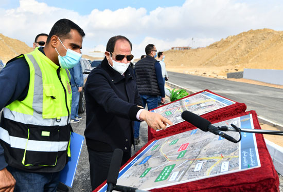الرئيس السيسي يتفقد مشروع تطوير القاهرة التاريخية
