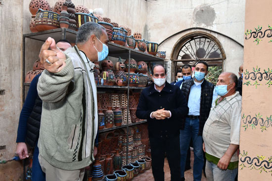 الرئيس السيسي يتفقد مشروع تطوير القاهرة التاريخية