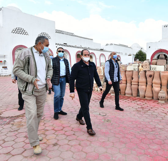 الرئيس السيسي يتفقد مشروع تطوير القاهرة التاريخية