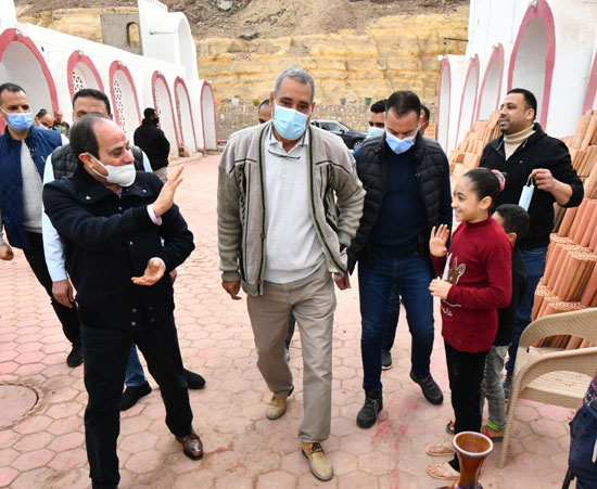الرئيس السيسي يتفقد مشروع تطوير القاهرة التاريخية