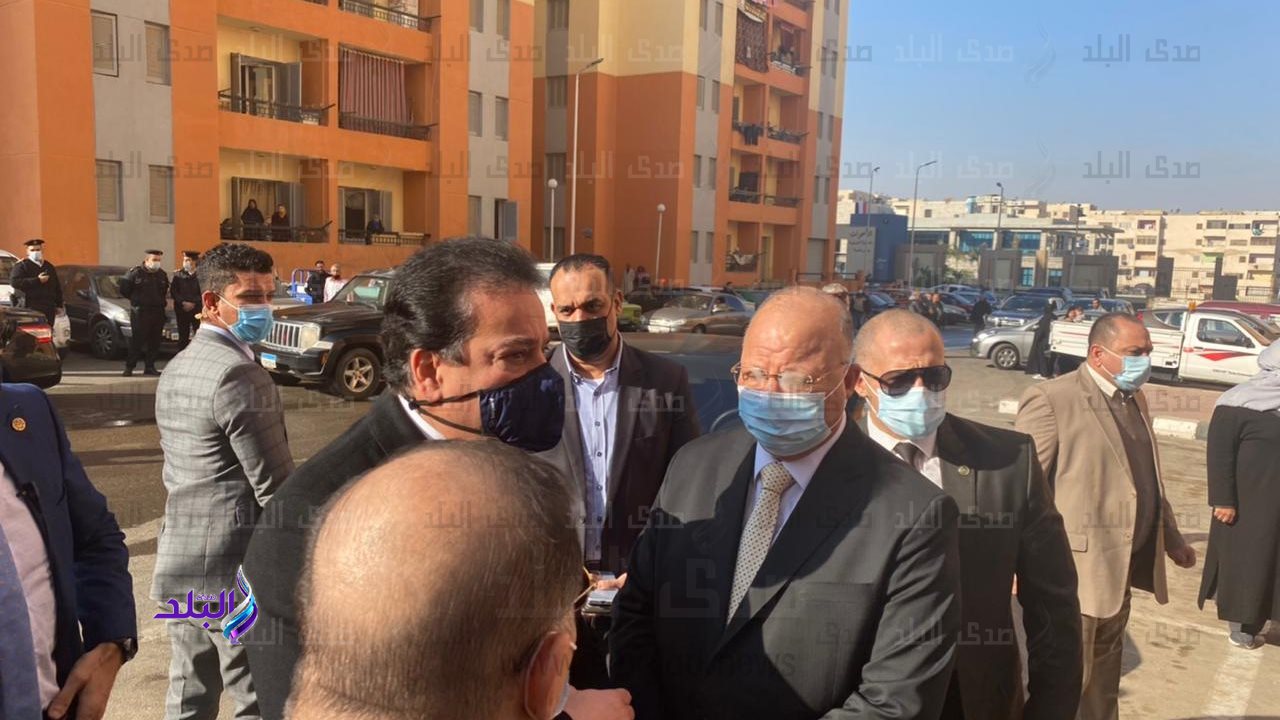 محافظ القاهرة ووزير الصحة