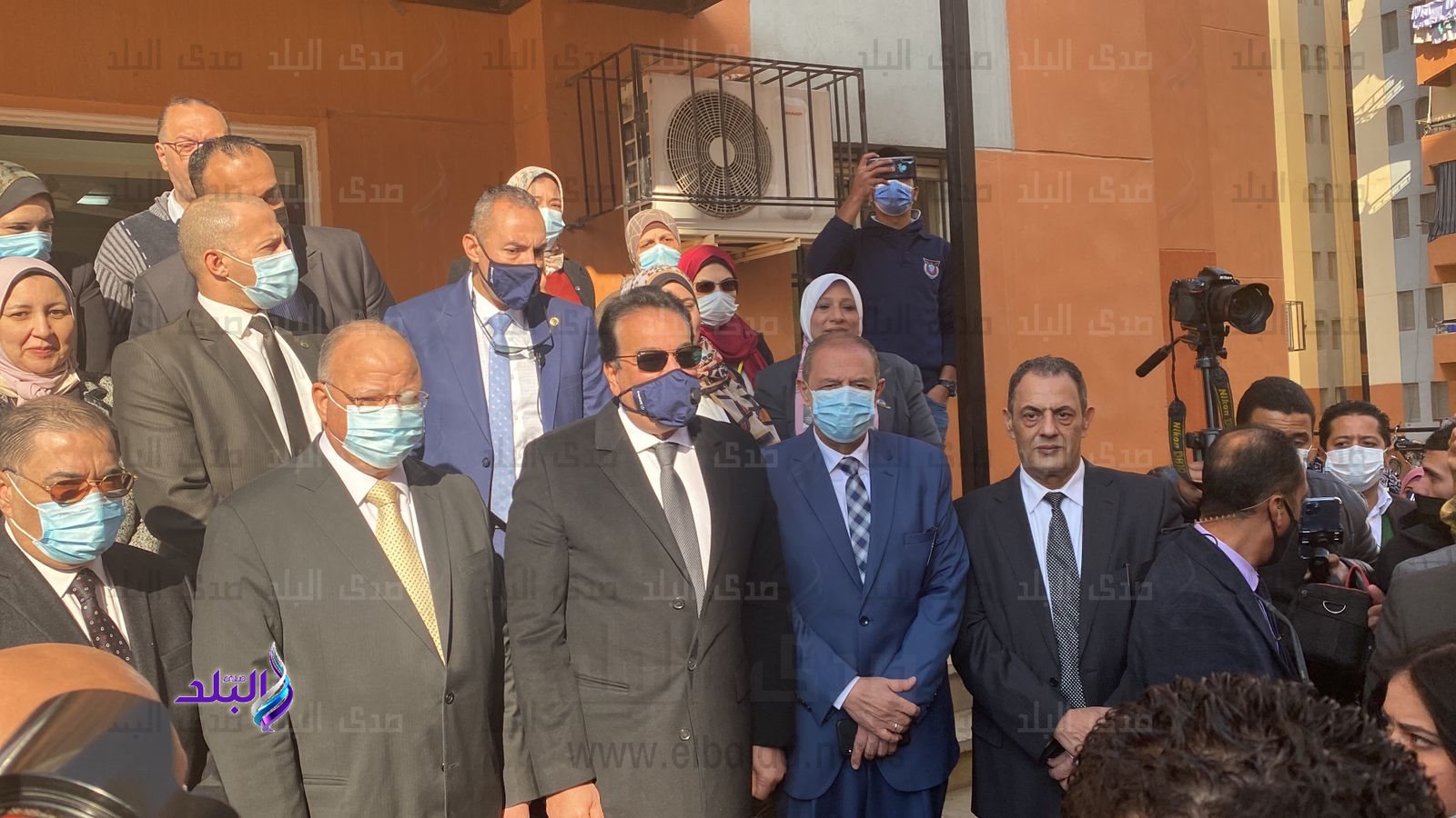 محافظ القاهرة ووزير الصحة