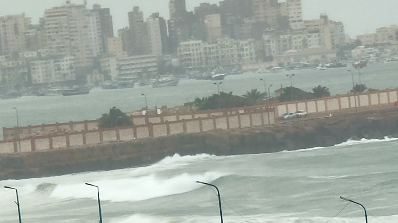 ارتفاع الأمواج في الإسكندرية