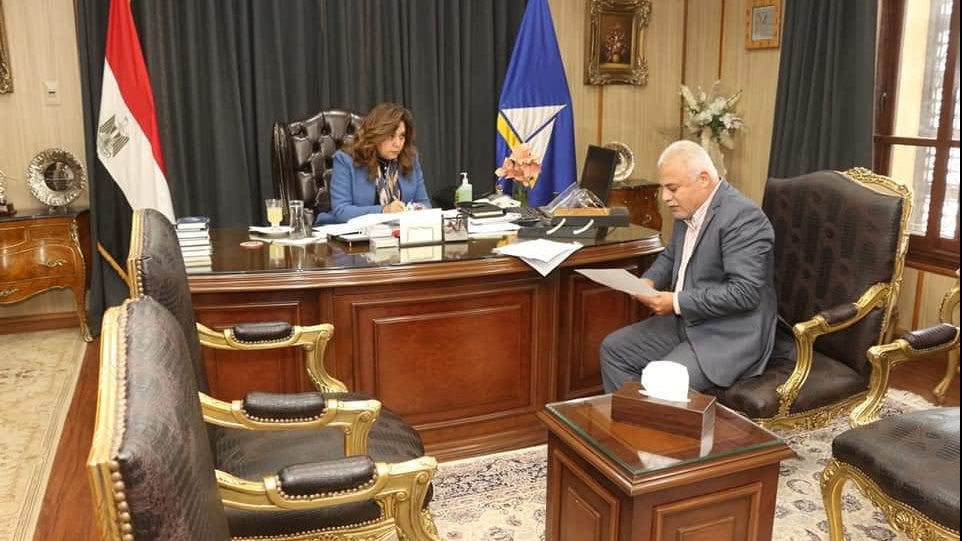 اجتماع محافظ دمياط 