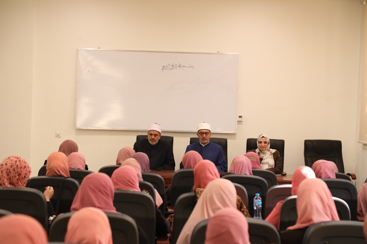 لقاء الأمين العام لمجمع البحوث الإسلامية مع الواعظات 