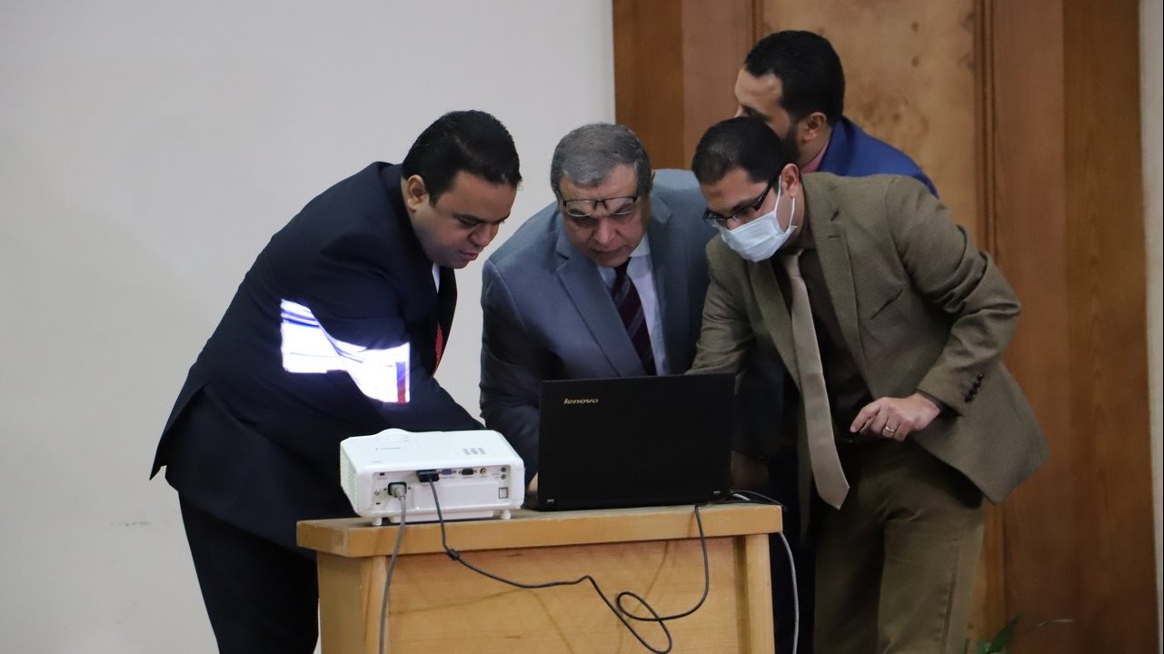 سعفان والعابد يطلقان منظومة الربط الالكتروني بين مصر وليبيا