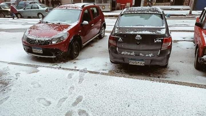 جانب من الأمطار الثلجية صباح اليوم