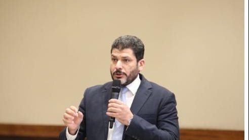 د.أحمد عبدالحسيب السنتريسي رئيس قسم القانون العام