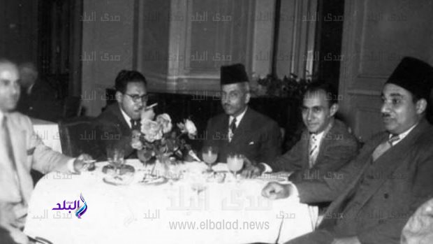علي أحمد باكثير واستقبال وفد بالقاهرة عام 1951