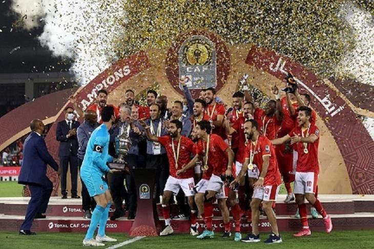 تتويج الأهلي بكأس السوبر الإفريقي