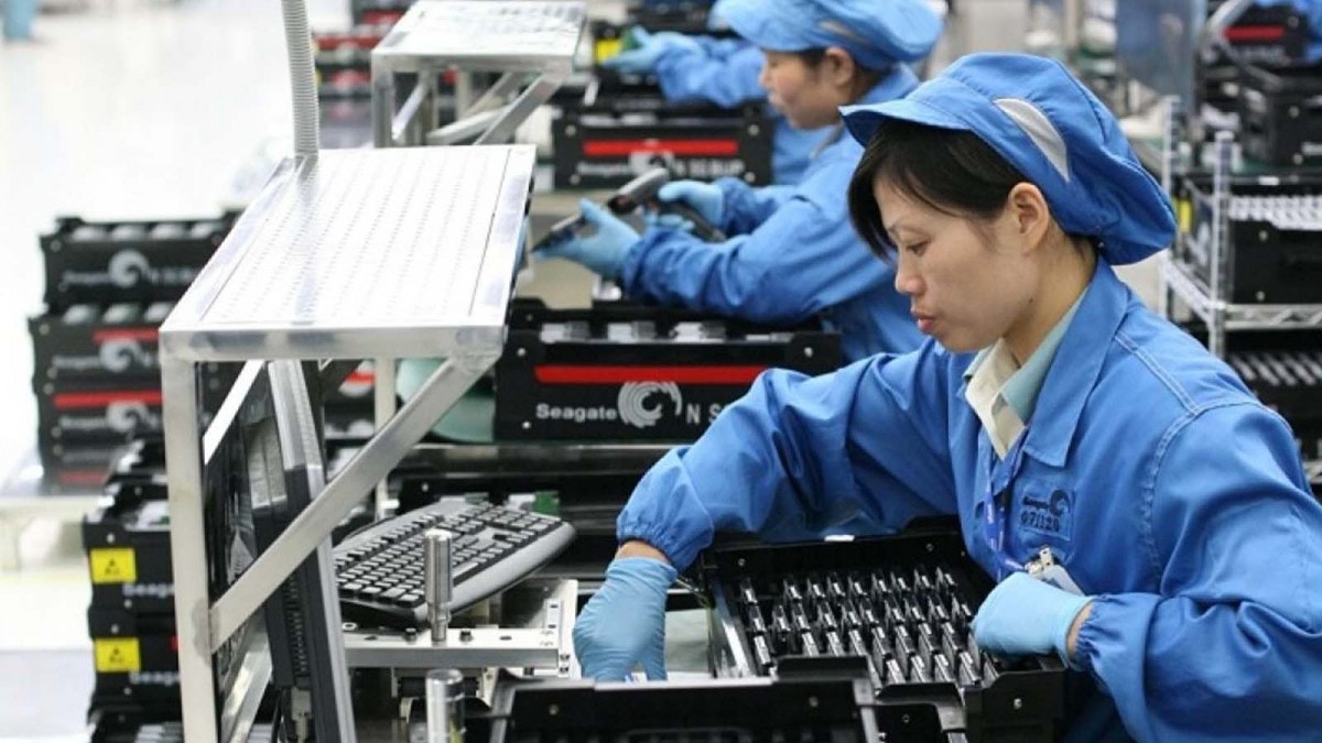 الصين ترد على قرار أمريكا بحظر الواردات