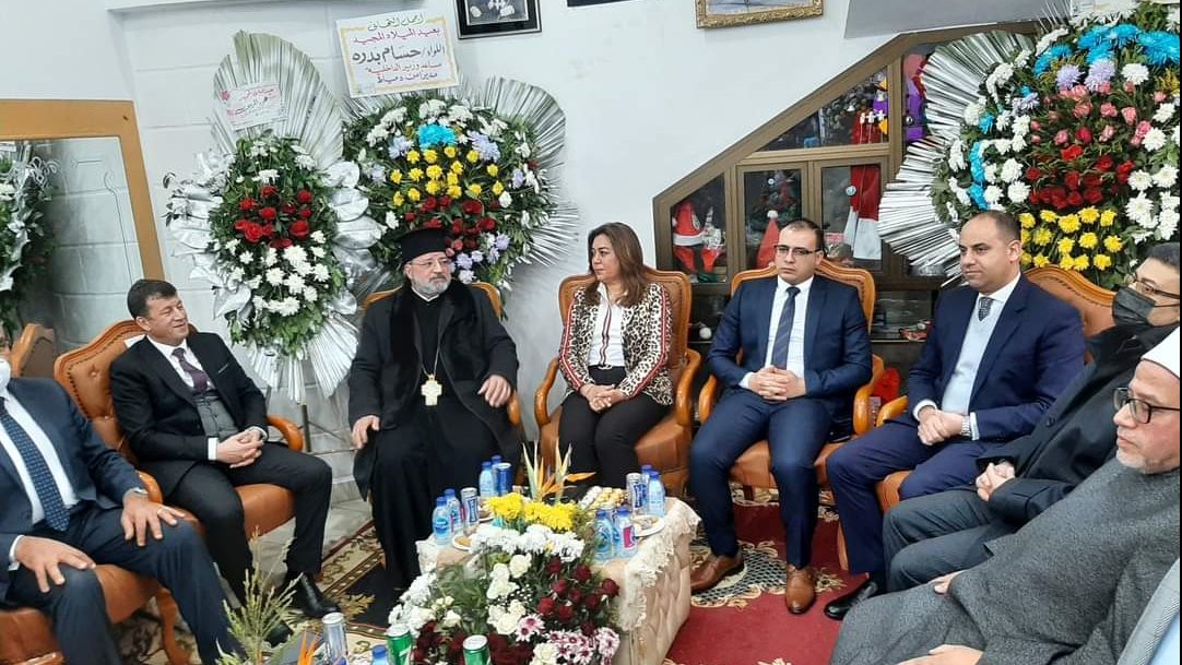 محافظ دمياط تهنيء الأقباط 