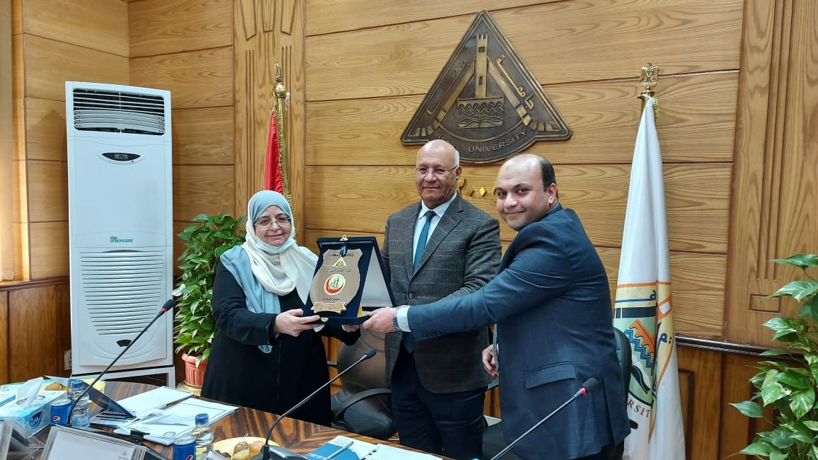 جانب من اللقاء جانب من اللقاء