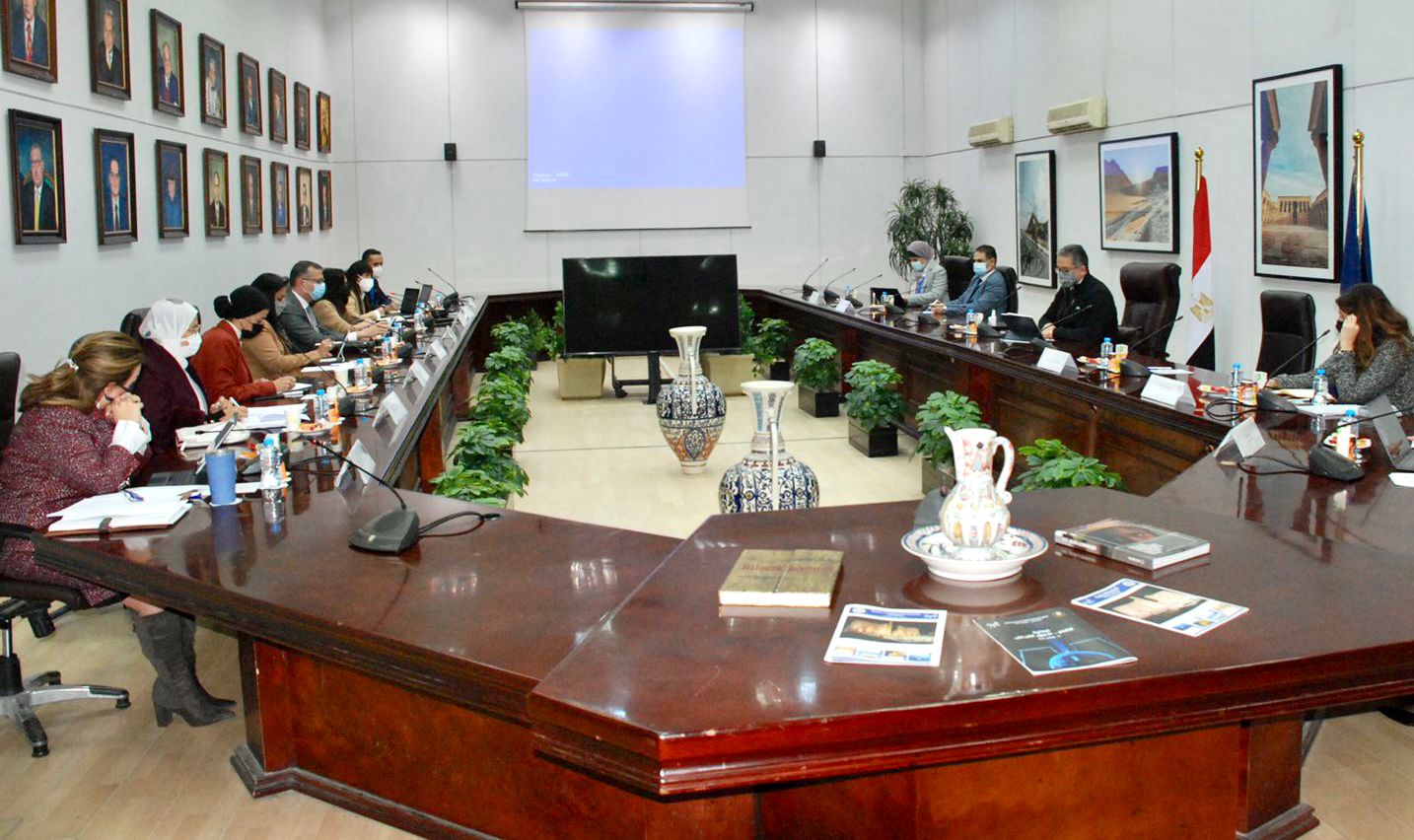 وزير السياحة و الآثار دكتور خالد العنانى 