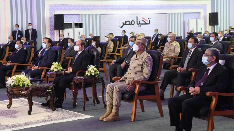 الرئيس السيسي يفتتح عددًا من المشروعات بالصعيد