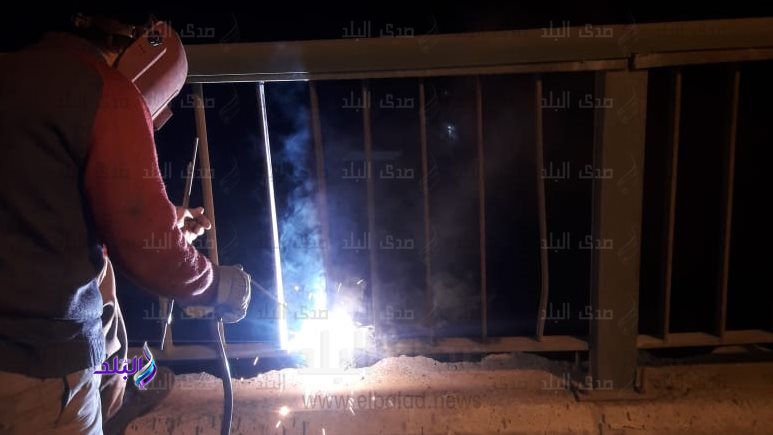 إصلاح وصيانة الأسوار الحديدية أعلى محور صفط اللبن