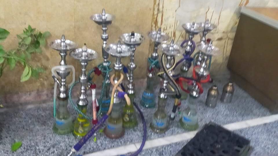 غلق 2 مقهى بسبب الشيشه بالمنيا 