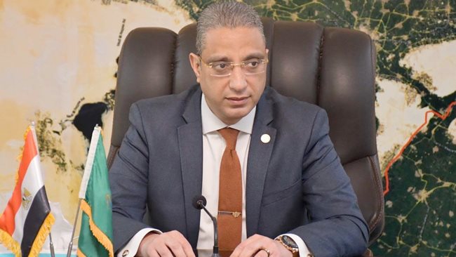الدكتور أحمد الانصارى محافظ الفيوم