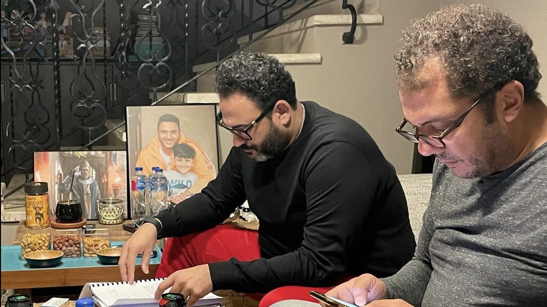 أكرم حسني 