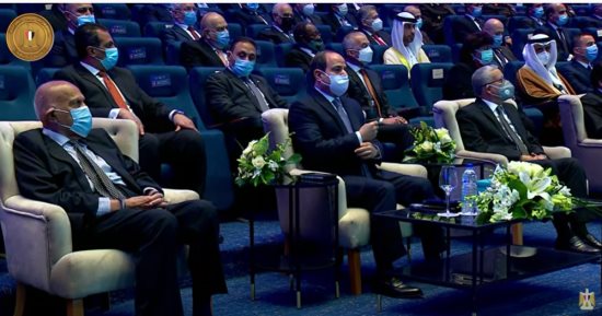 السير مجدي يعقوب إلى جوار الرئيس السيسي 