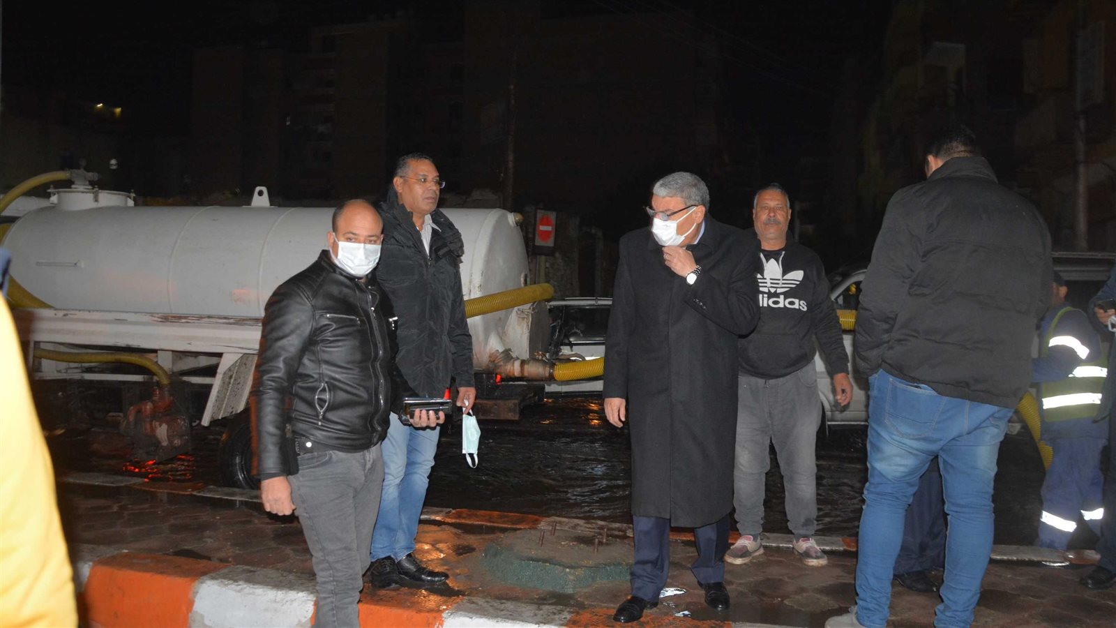 محافظ المنيا يتابع شفط مياة الأمطار 