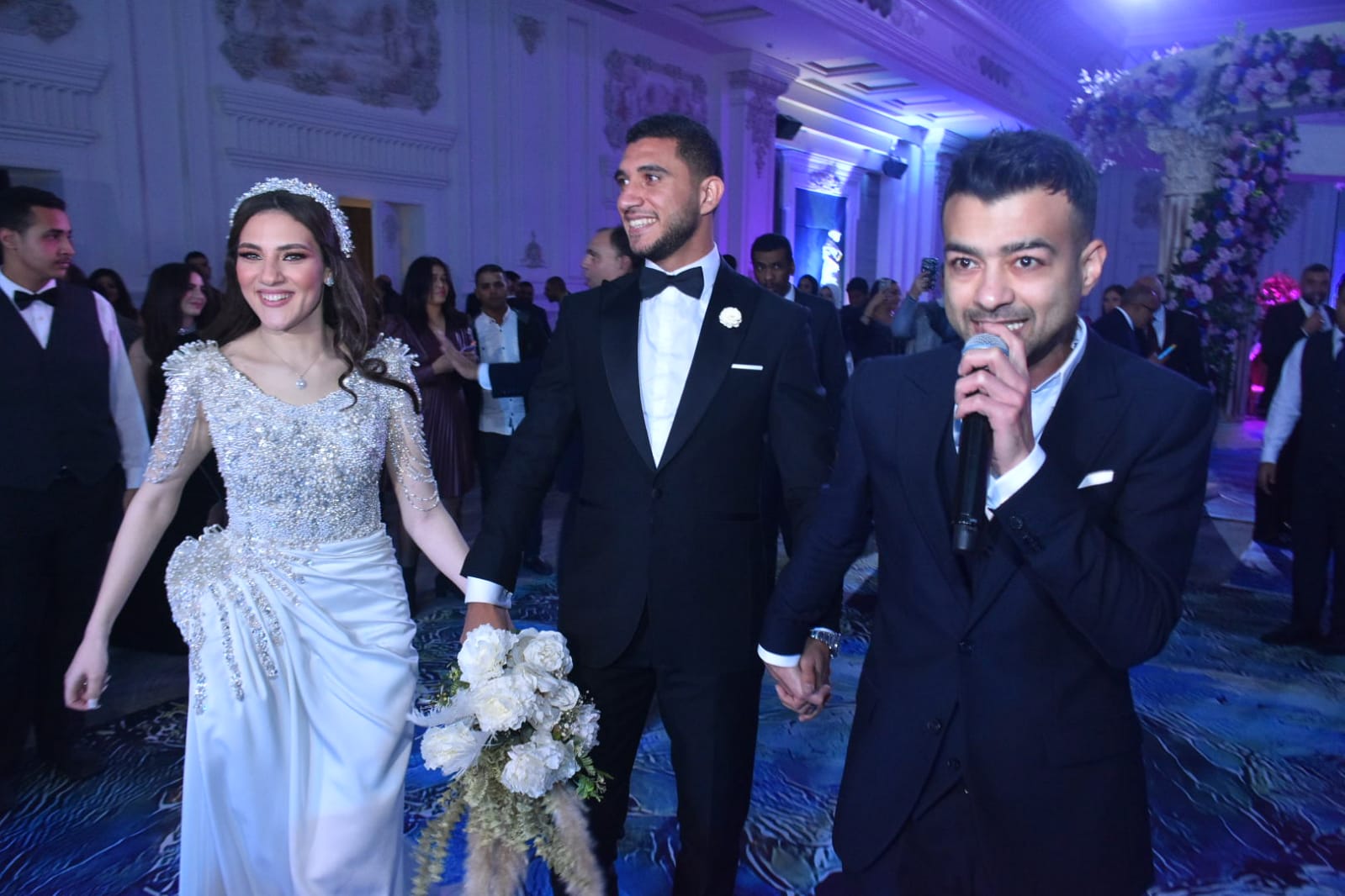 هيثم شاكر والعروسين